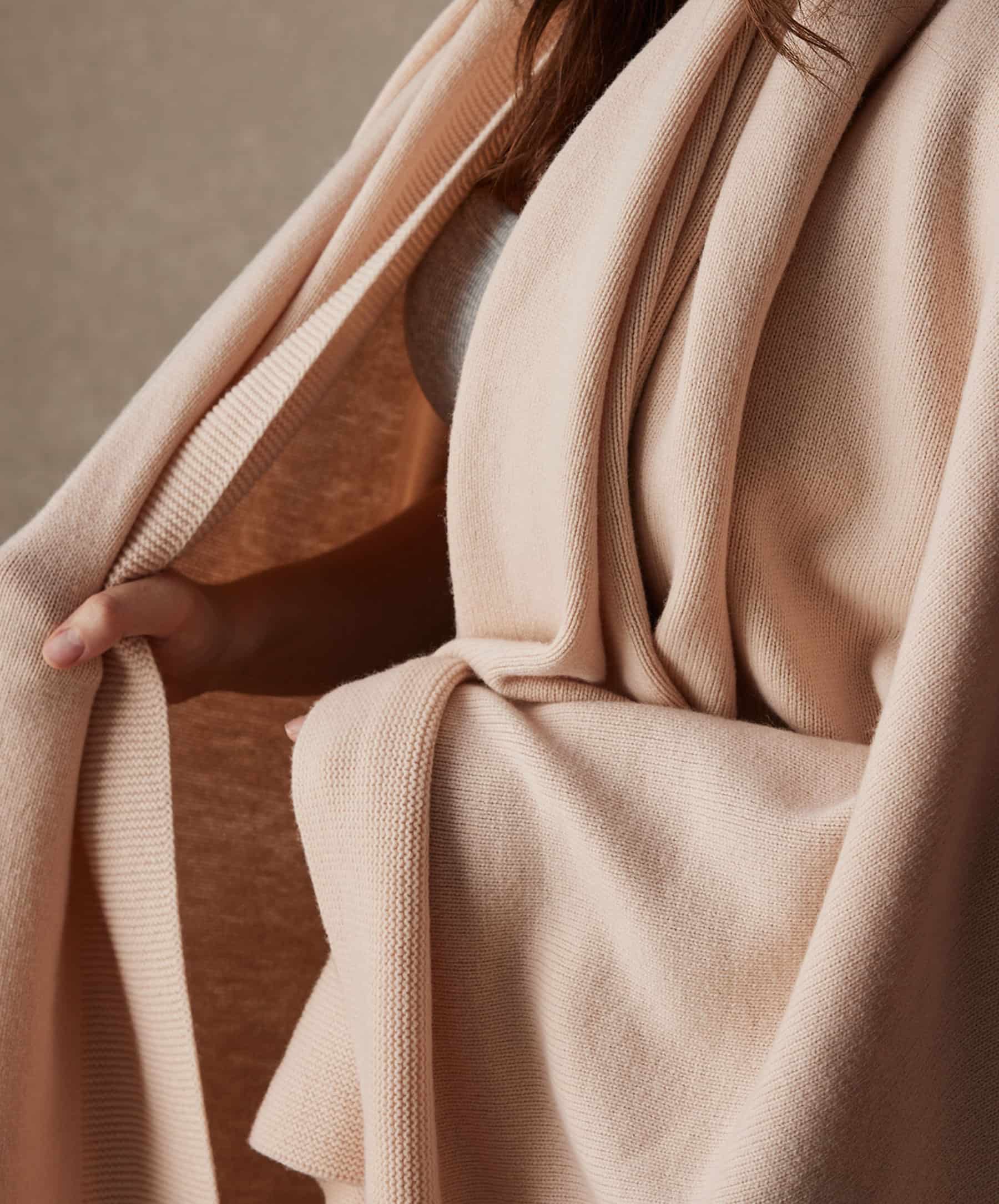 100% NZ Merino Wool Throw - Blush - Image 3