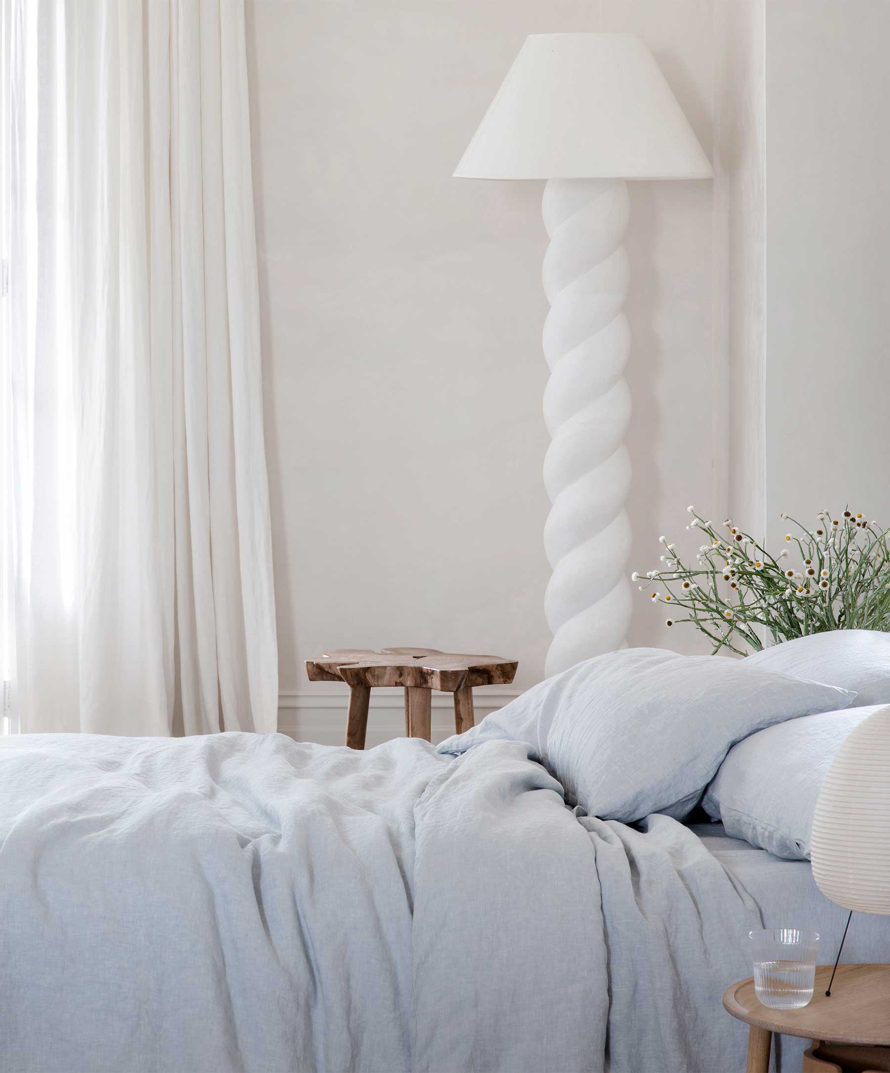 Linen Sheet Set with Pillowcases - Sky - Image 4