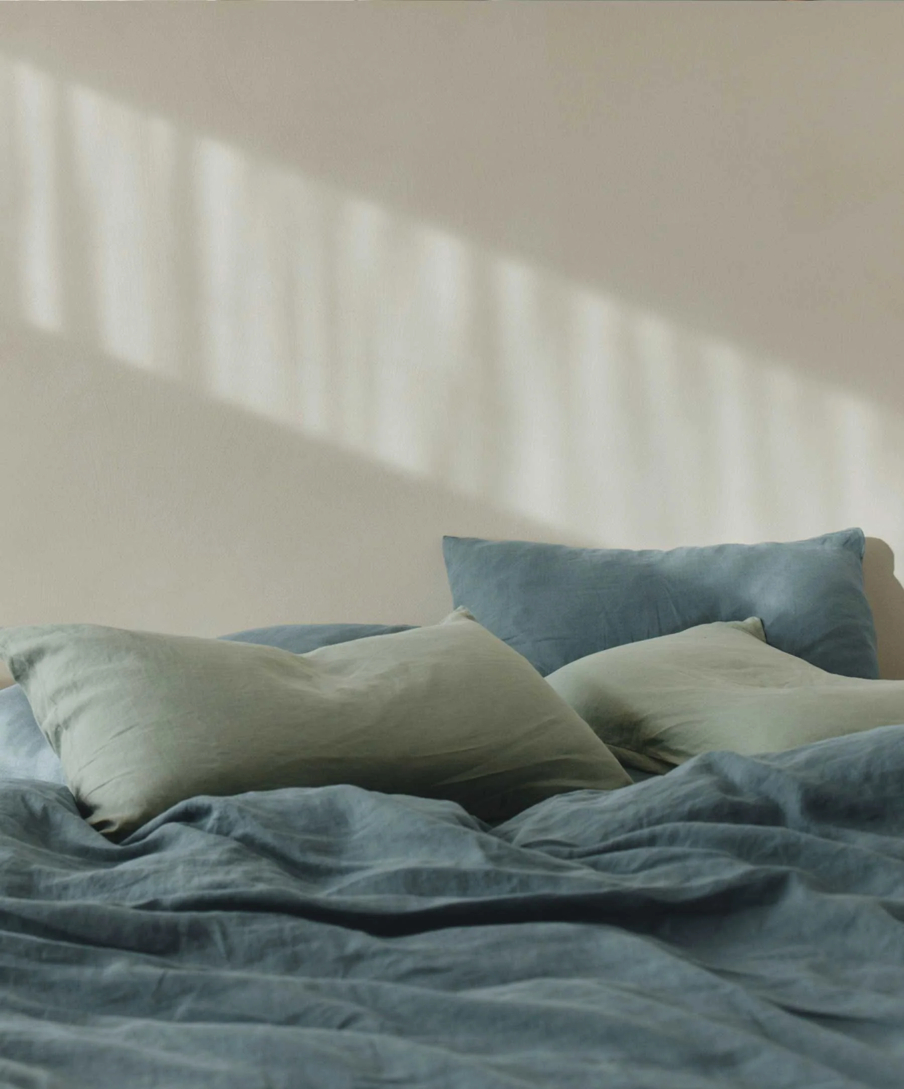 Linen Fitted Sheet - Bluestone - Image 3