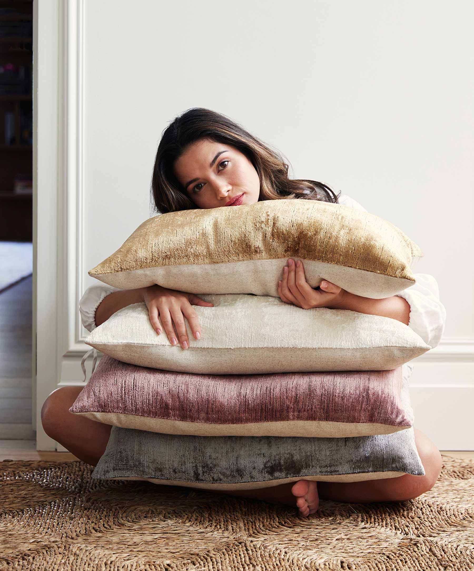 Talik Velvet Rectangular Cushion Cover - Dusk - Image 4